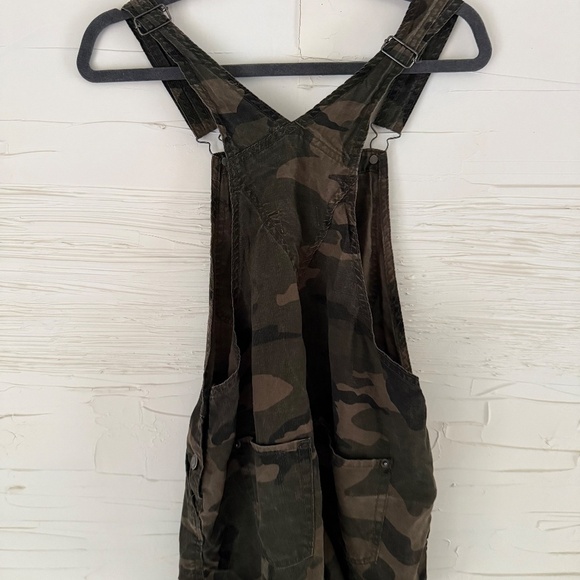 TNA from Aritzia | Size XXS | Army Camo Print - Picture 5 of 7